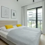 Shellter 117 L - By Jantar Apartman *