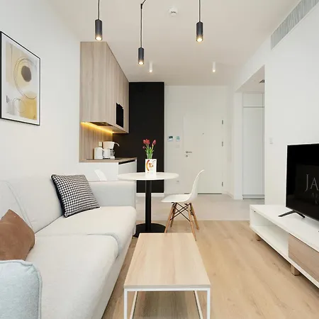 Shellter 117 L - By Jantar *