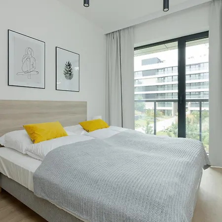 Shellter 117 L - By Jantar Apartment *