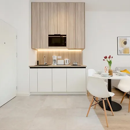 Apartment Shellter 117 L - By Jantar *