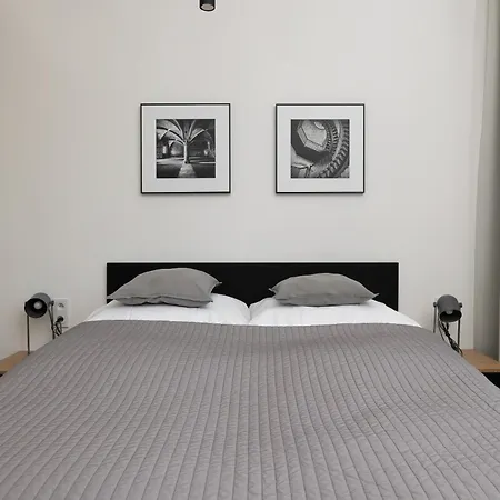 Shellter 117 L - By Jantar Apartment