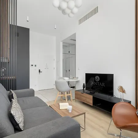 Apartment Shellter 117 L - By Jantar *