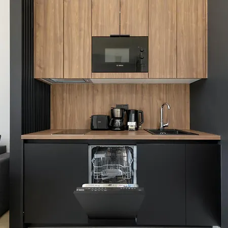 Shellter 117 L - By Jantar Apartman