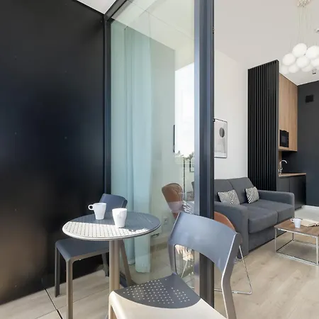 Shellter 117 L - By Jantar アパート ロゴボ