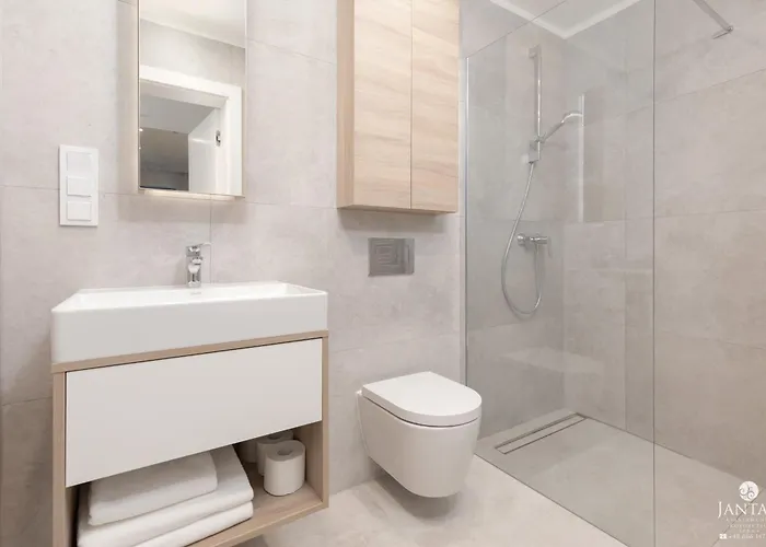 Shellter 117 L - By Jantar דירה רוגובו